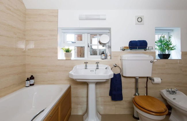 Quaint Coastal Cottage - 5 Mins From Beach - Foto 50