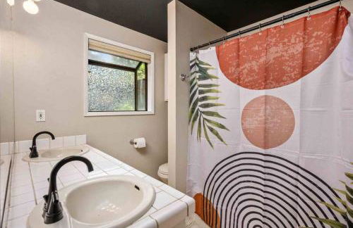 Cozy River Forest Retreat - Foto 23