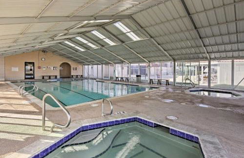 Deck and Pool Access Long Island Village Escape! - Foto 26