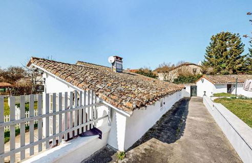 2 Bedroom Cozy Home In Oradour-Fanais - Foto 2