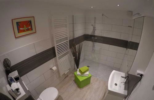 4 Sterne Ferienwohnung Schlossblick Sauna Pool Whirlpool pri - Foto 57