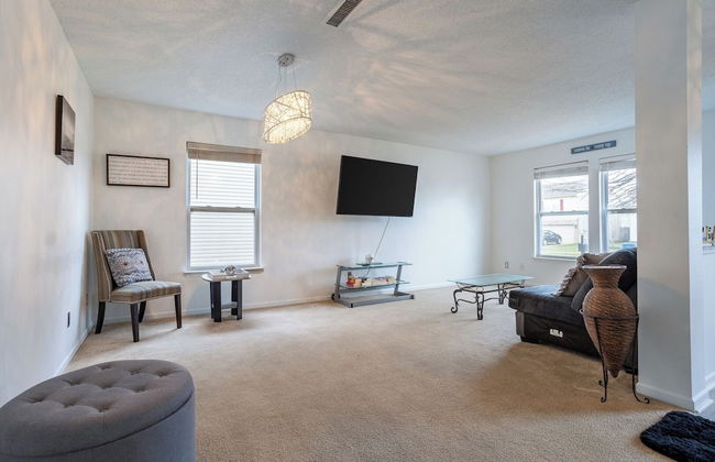 Spacious 4BR Home With Pool in Indianapolis - Foto 57