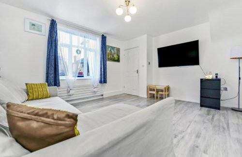 Family House in the Heart of Hanwell with 5 stars! - Foto 2