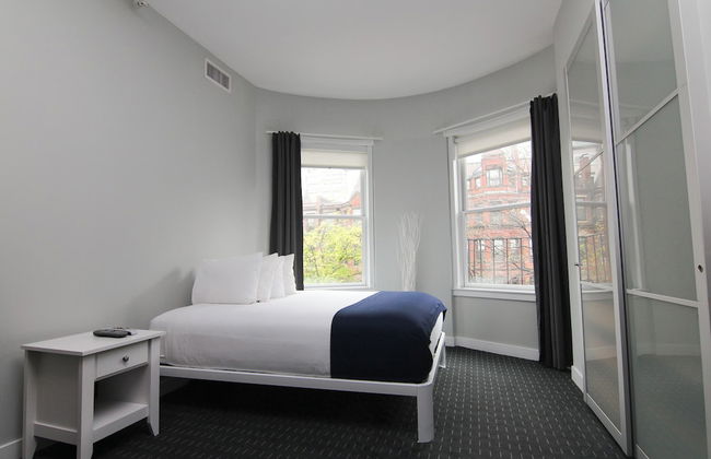 Maverick Suites at 245 Newbury St - Photo 17