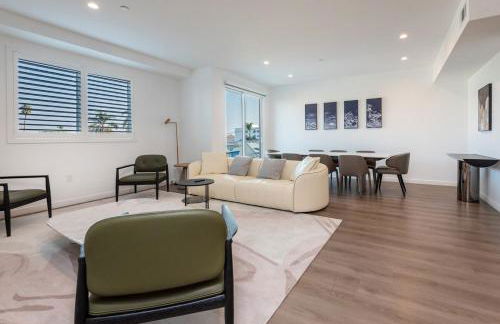 Modern and Chic 2BR Gem with Luxe Finishes, Parking - Foto 1