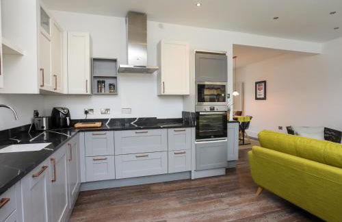 Harbourside Apartment - Photo 13