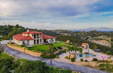 Colina by Avantstay Secluded Mountain Top Oasis w/ Pool, Hot Tub & Putting Green! - Foto 12
