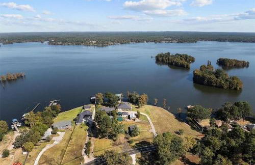 Lakefront 3BR Retreat - Pier, RV, Family-Friendly - Foto 21