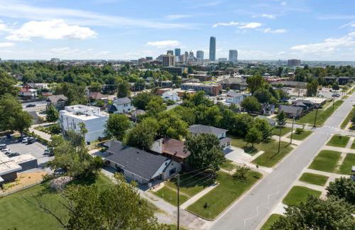 Modern OKC Retreat Half Mile to Plaza District - Foto 41