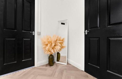 Centrally Located Apt with Parking - Foto 19