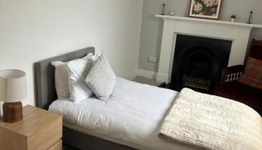 Spacious city centre apartment full of character - Foto 3