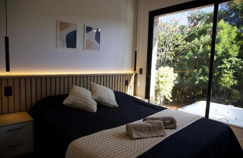 Refúgio na Lapinha com dois chalés, ideais para casal, família ou pequeno grupo de amigos, com acesso privativo à lagoa, caiaques e quadra de beach tennis - Foto 37