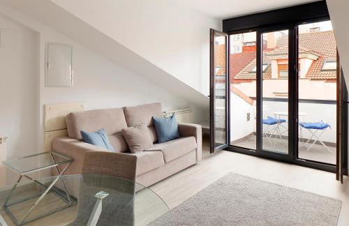 Ático con terraza en playa de San Lorenzo - Foto 8