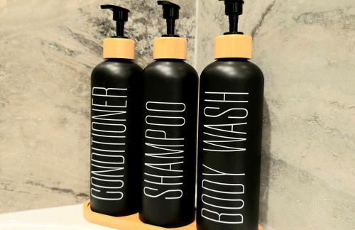 Charming & Stylish in Mid-Town - Foto 11