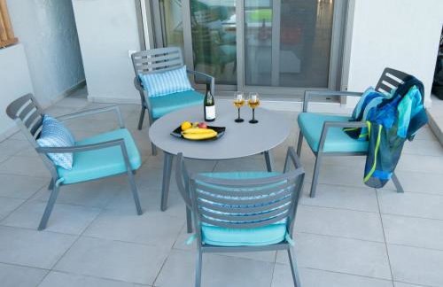 LENICO Seafront Villa - Photo 31