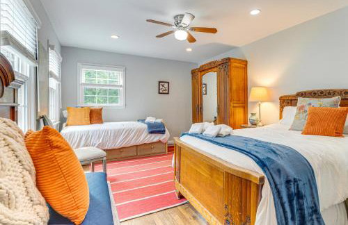 Pool, Sunroom and Gardens Luxe Sandy Hook Home! - Foto 16