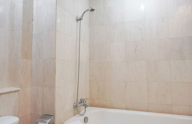 Elegant and Comfy 1BR with Extra Room Apartment at Bellagio Residence - Foto 16