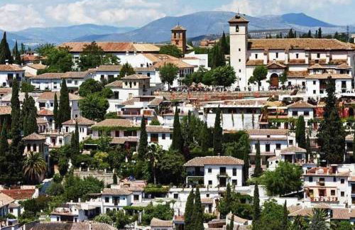 Charming apartment historic centre Granada 80 m² + balcony - Photo 7