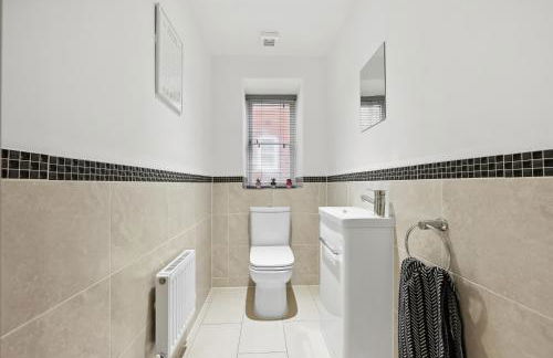 NEC Birmingham Airport Modern Village Retreat, Sleeps 7, Free Parking - Foto 19