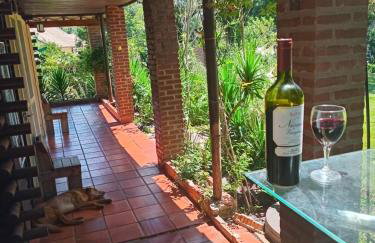 Chalé alpino em canela rs todo mobiliado com cozinha lareira split Wi-Fi 2 quartos perto do centro - Foto 32