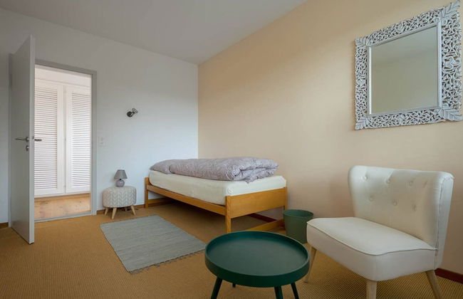 Luxury Apartment With Smart TV Free Parking Large Garden - Photo 9