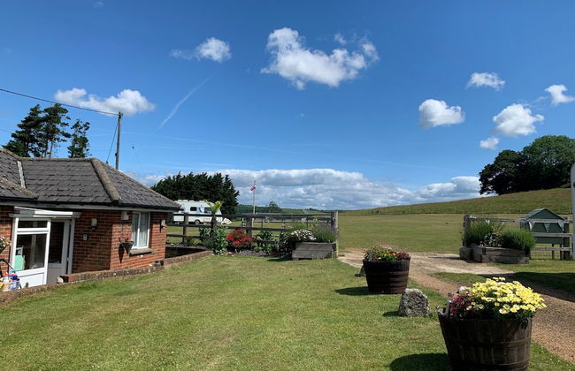 Queen Bower Farm Lodge - Foto 1