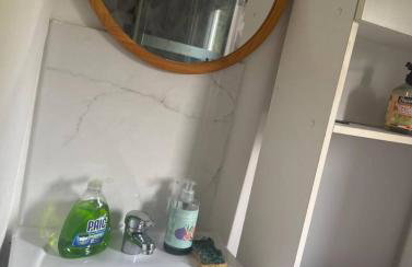 Ground-Floor Apartment With private Garden - Foto 5