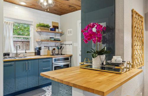 The Cultural District Cottage - Photo 9