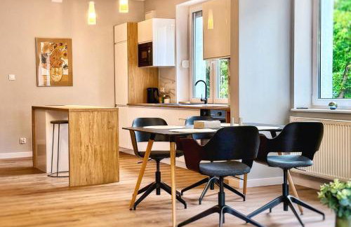 MODERN VILLA & PRIVATE GARDEN in Warsaw - Fully Renovated 2025 - Foto 4