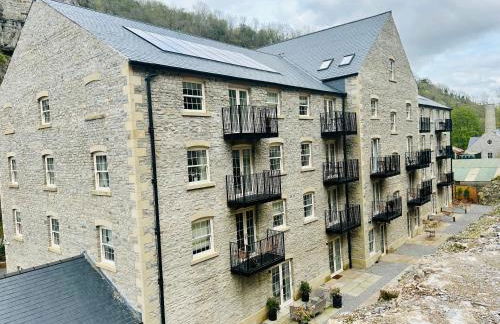 Rock Mill - Luxury 1 Bedroom Apartment 20 with Private Balcony - Photo 16