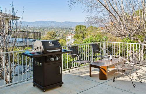 Quiet Home with Spectacular Scenic Mountain Views near Universal Studios Hollywood - Photo 29