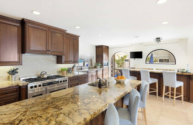 Shoreline by Avantstay Spectacular Beachfront Home w/ Fire Pit, Spa & Pool Table - Foto 21