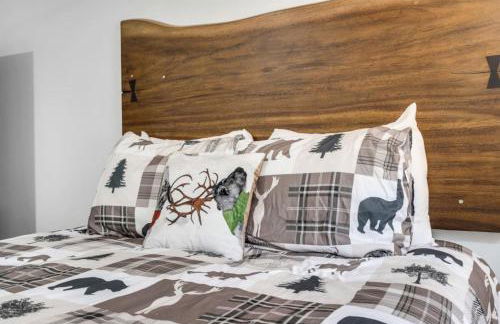 Twin Pines Retreat - Lake, Firepit and Games - Foto 66