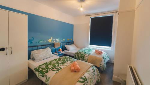 Seren, Free Parking, Close to Train Station, Pool table, sleeps 1-7guests - Foto 5, wardrobe