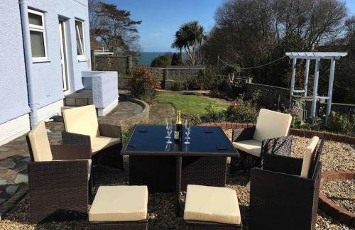 Benllech Sea View bungalow, Dog Friendly sleeps 6 - Foto 1
