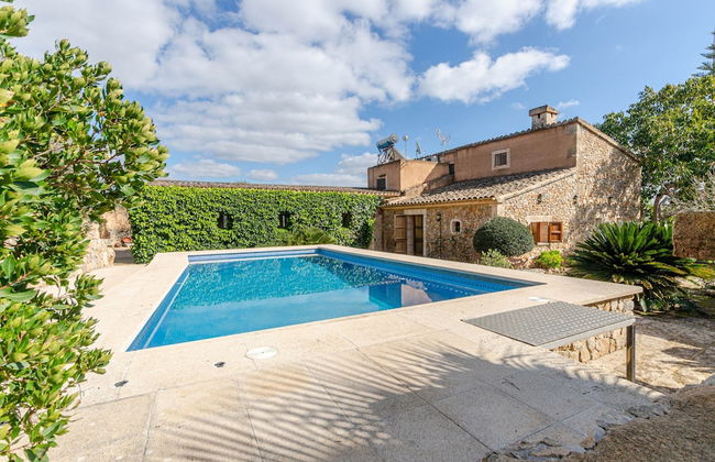 Nice Villa With Private Pool - Photo 21