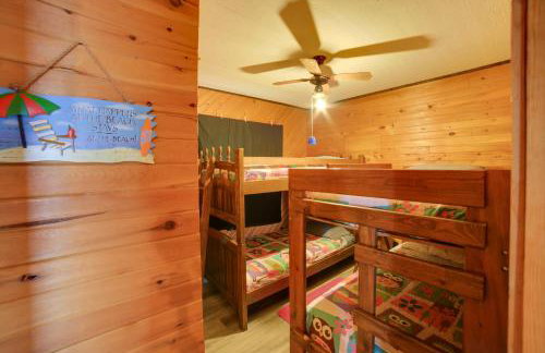 Lakefront Cabin with Private Dock and Beach! - Foto 18