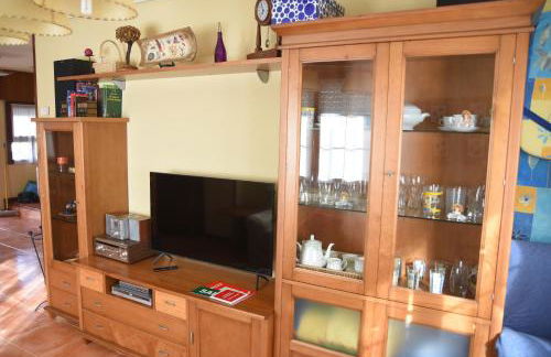 Chalet en urbanización con piscina - Foto 17