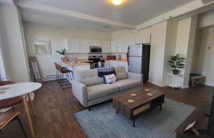 Amazing 1 BR Apt In City Center - Photo 2