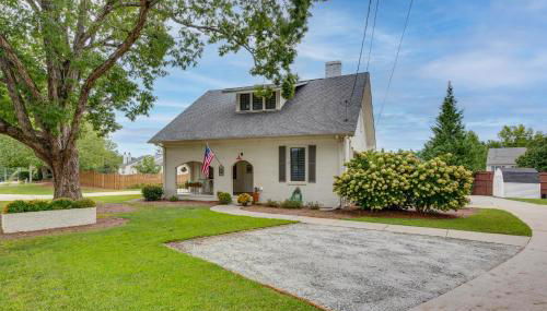 Cozy and Modern Norcross Hideaway with Covered Porches - Foto 2