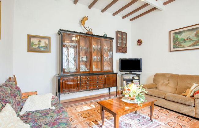 Tuscany Family Country Home - Photo 18