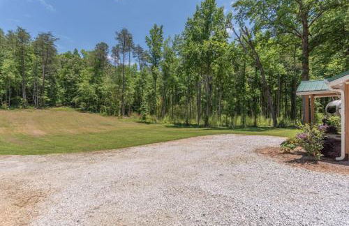 Modern Cabin in the Woods with Hot Tub - Photo 24