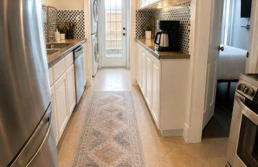 Hollywood house with parking - walk to attractions - Foto 5