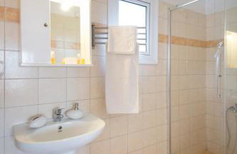 Panorama Hotel - Photo 9