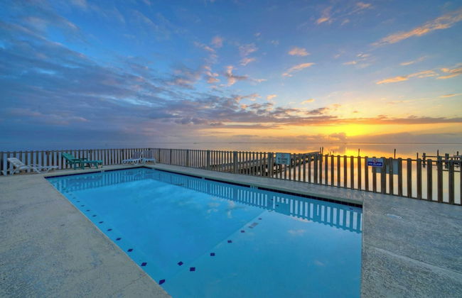 Group Getaway w/ Pool, Boat Dock 2 Homes Laguna Village Retreat by Avantstay - Foto 40