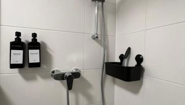 Moderne Wohnung nähe HBF-Lift-Tiefgarage-Contactless Check-in - Foto 2