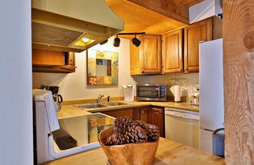 Killington Cabin - Right Unit - Sleeps 10 in 4 BR, 2 BA Cozy Escape - Foto 17