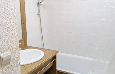 Appartement 3 pieces 6 personnes, 2 chambres, wifi fibre gratuit, piscine l'été et au pied des pistes l'hiver - Foto 24