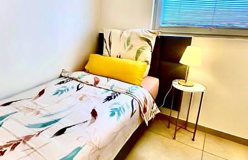 RIVER VIEW NEAR FRANKFURT - 3 ROOMS-4 BEDS & 1 SOFA BED -AIR CONDITION- Private PARKING - Foto 8