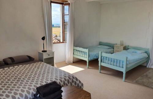 French Farmhouse Retreat with pool & superb views. - Foto 26